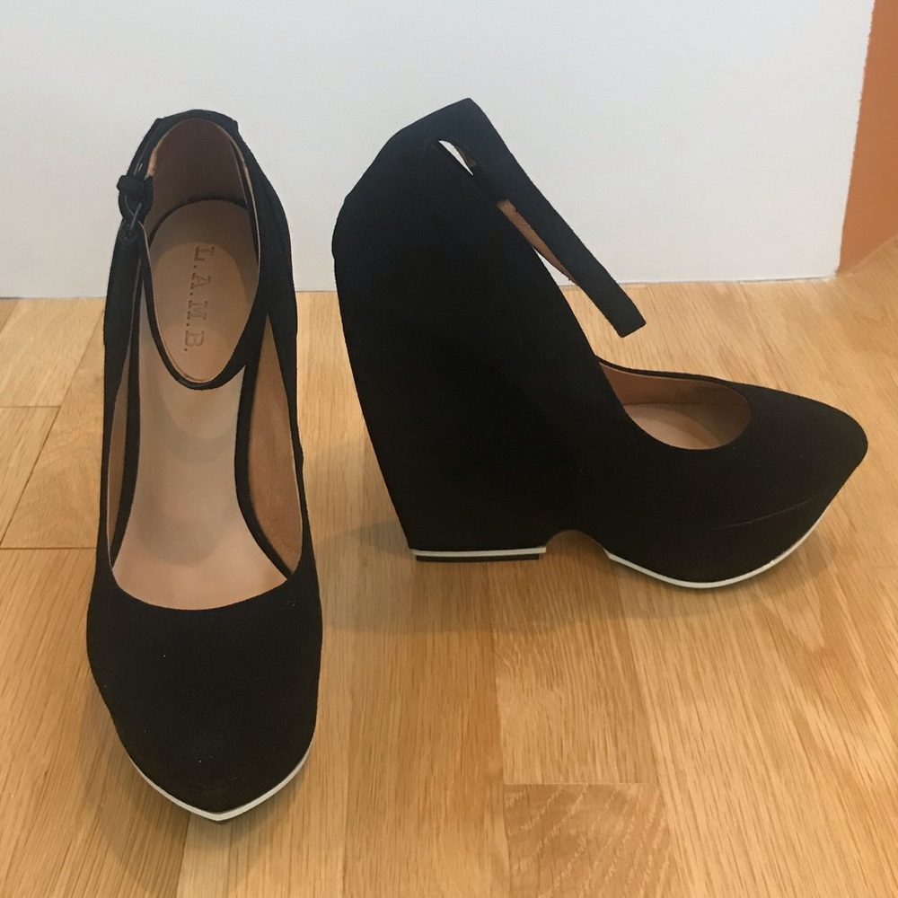 ✨NIB✨L.A.M.B. Havana Blk Suede High Wedge Platform